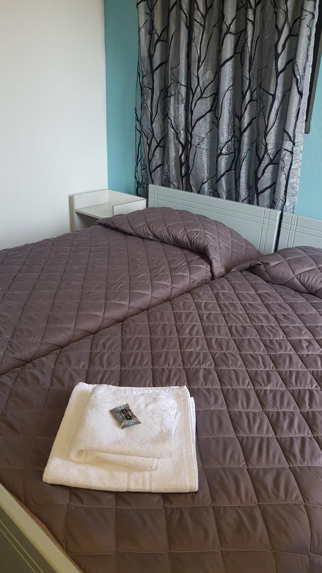 Athina Apartments Tolo Bilik gambar